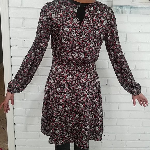 🌸LAST CHANCE! FOREVER 21 FLORAL DRESS🥀 - Picture 4 of 5